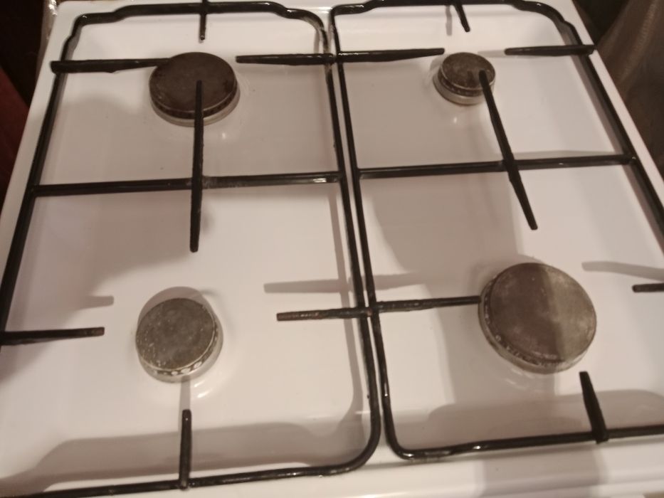 Продам газовую плиту