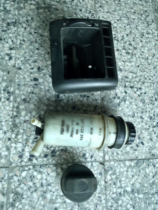 Пасат б3 комби на части. Колата е 1.8 RP 90
5 лв. / 2.56 €