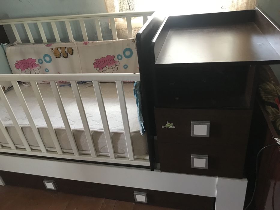 Манежка - трансформер, с маятником.