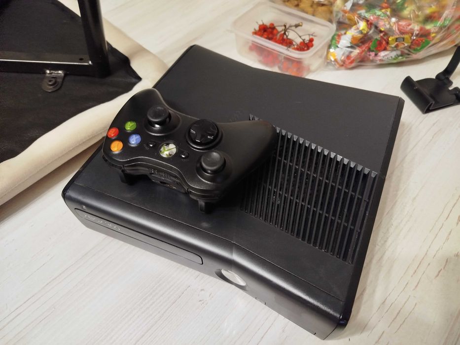 Продам XBOX 360 за 15500
