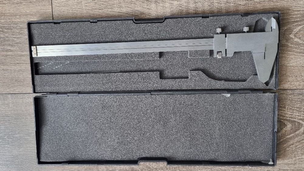 Subler 30 cm cu cutie