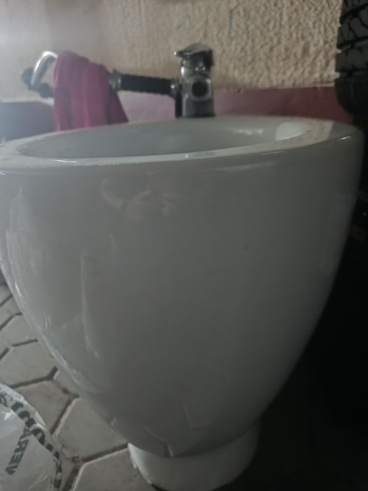 Продам биде со смесителем