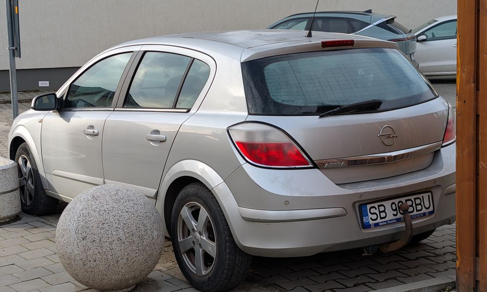 Opel Astra H  2004