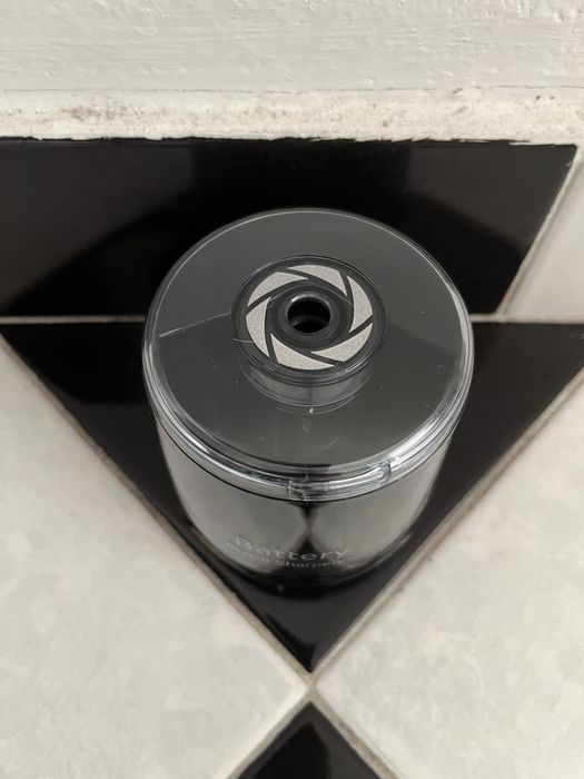 Електрическа острилка на батерии острилка за моливи училище