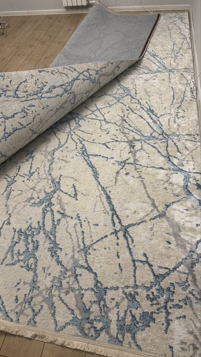 Продам ковер красивый