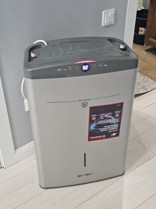 Ariston 50л титан