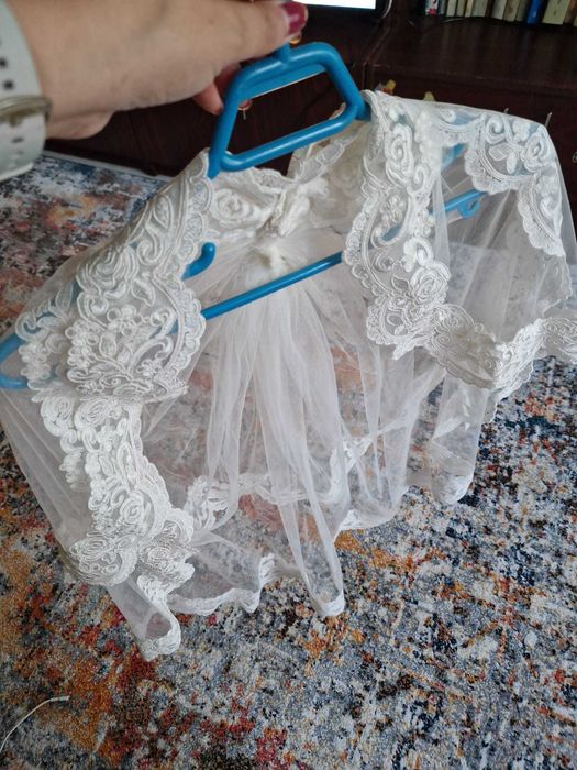 VOAL de mireasă, dantelă, alb, foarte frumos