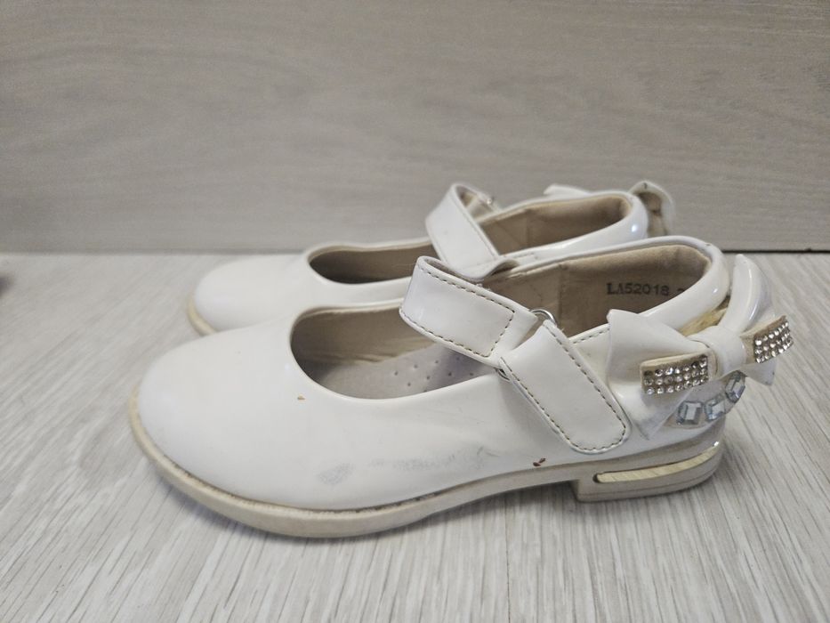 Продам туфли для девочек