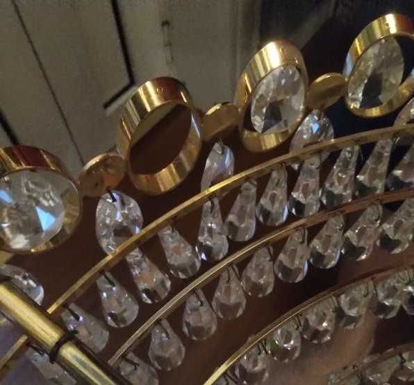ВЕЛИКОЛЕПЕН Кристален полилей с позлатен месинг
