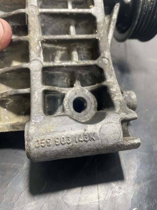 Suport alternator cu rola Audi A6 C6 3.0 TDI V6 BMK ASB 059903143K