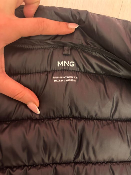 Ватиран елек Mango НОВ