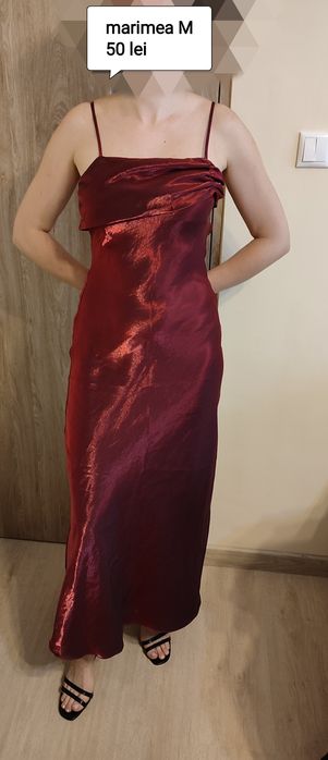 Rochie roșie superba