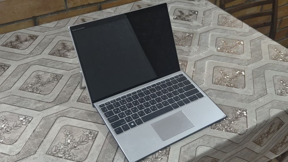 Срочно продам HP Elite x2 g8 i5g7, 16ram, 256ssd