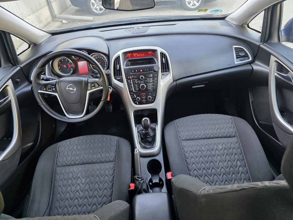 Opel astra j active  17cdti