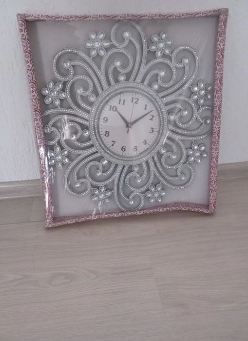 Стенен  часовник