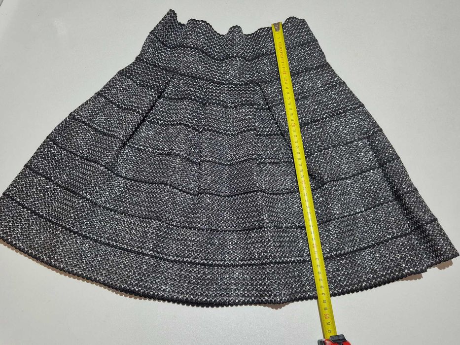 Лъскава бандажна пола H&M размер S