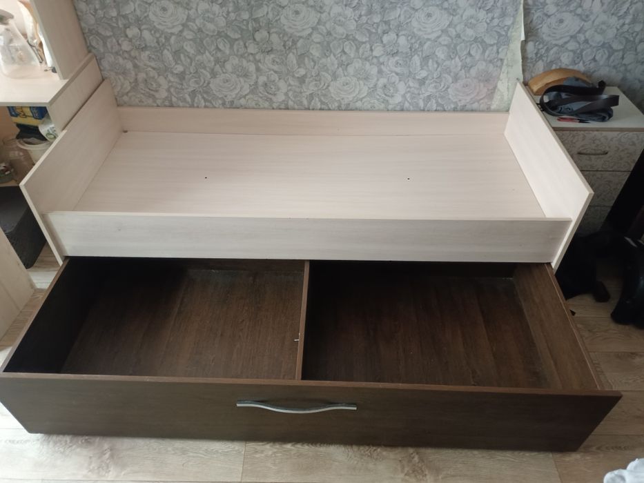 Подростковая кровать.