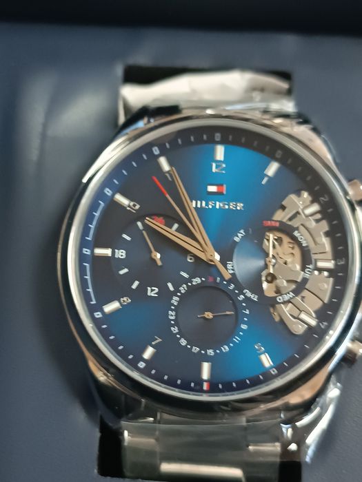 Часовник Tommy Hilfiger