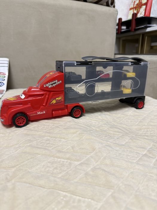 Маккуин разные, Мак