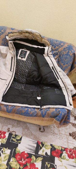 Продам куртку зимнию