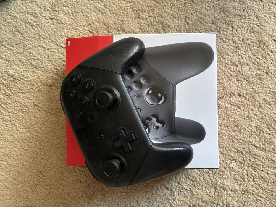 Nintendo Switch Pro Controller – Stare foarte bună, cutie originală