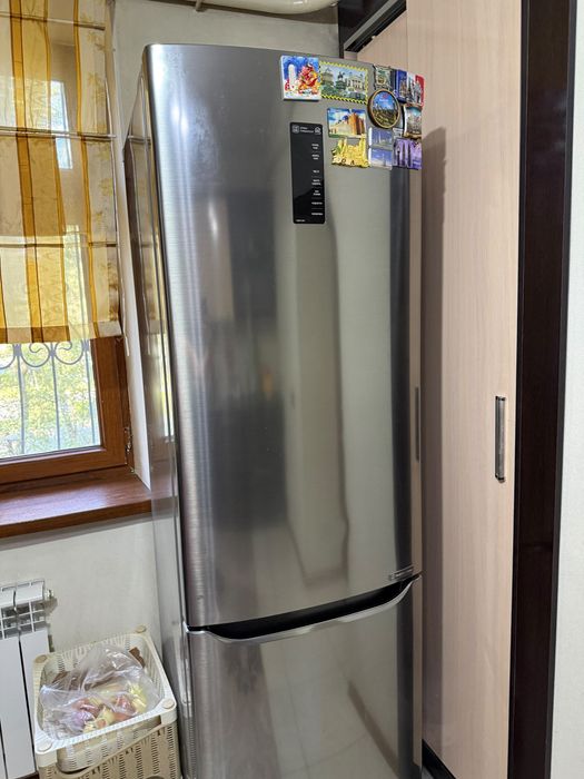 Холодильник LG Inverter Linear Compressor в отличном состоянии