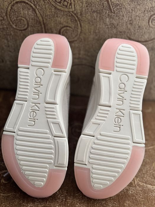 Женски маратонки Calvin Klein НОВИ