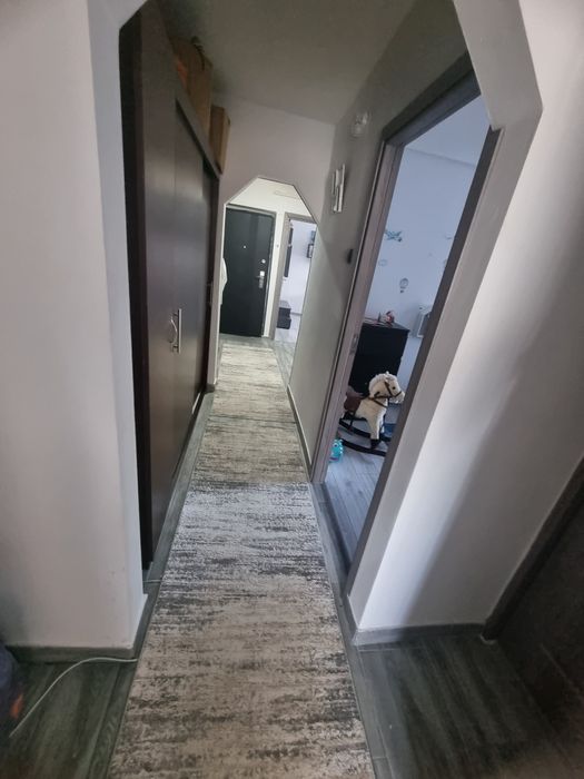 Inchiriez apartament 3 camere 70m²