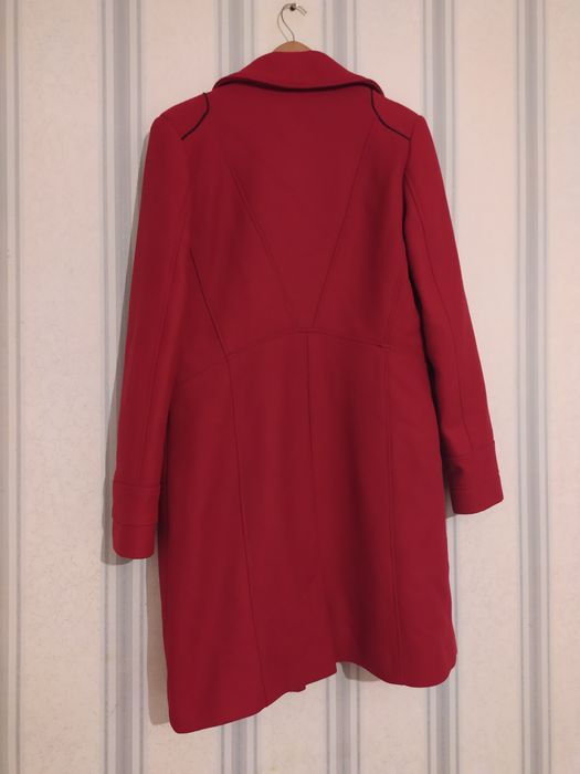 Красно-бордовое пальто Promod