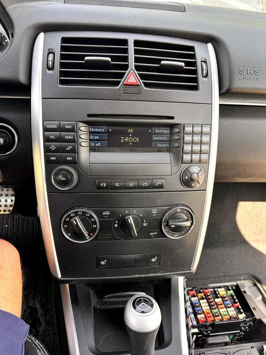 Оригинална мултимедия / радио Mercedes B-Class W245 – Audio 20
