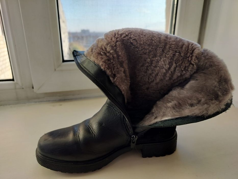 Продам детские сапоги