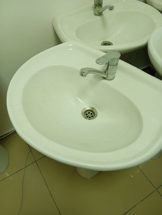 Продам шкафы и раковины