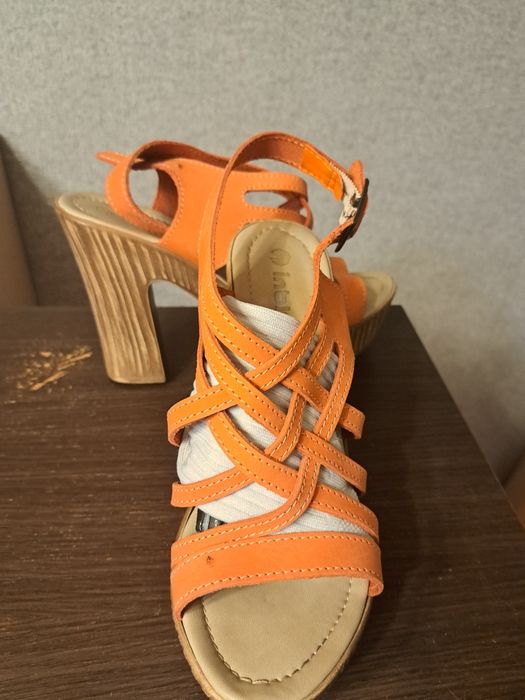 Продам обувь летнюю