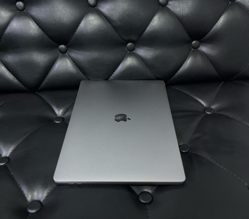 Apple MacBook Pro 2019  i7  16GB/512GB  в хорошем состоянии