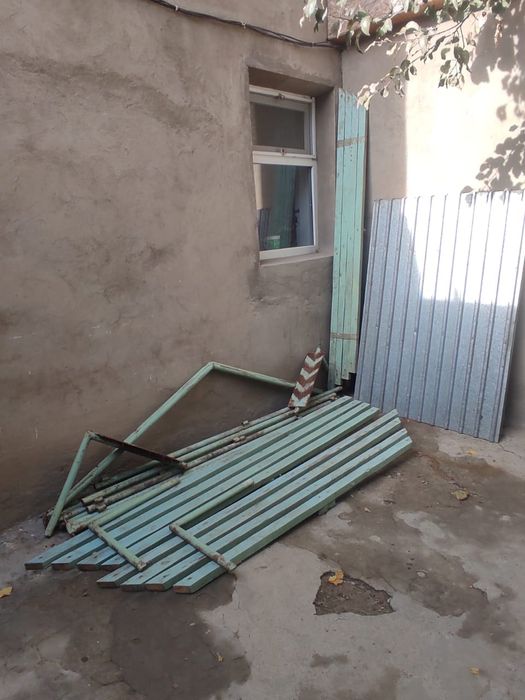 Беседка зеленого цвета