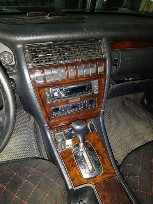 Продам Ауди А8 1995 год