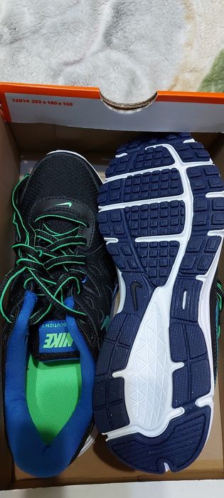 Нови оригинални маратонки Nike