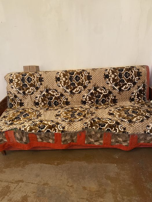 отдам бесплатно диван