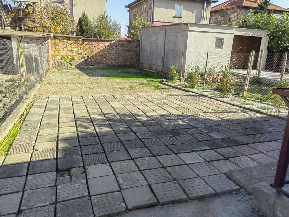 Продавам къща...