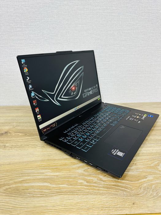 ASUS TUF Core i7-13Gen+RTX4060-8 ГБ, проработал всего 4 дня, как новый