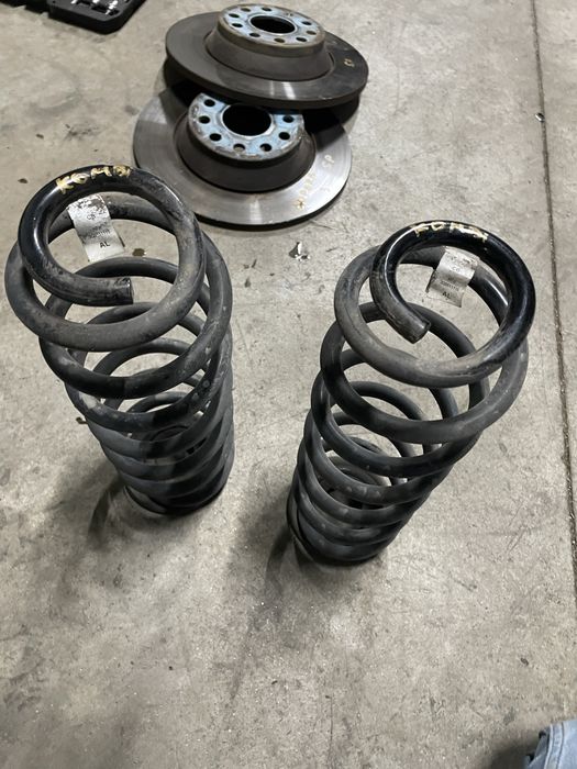 Set arc arcuri + amortizoare spate VW passat b8 kombi break