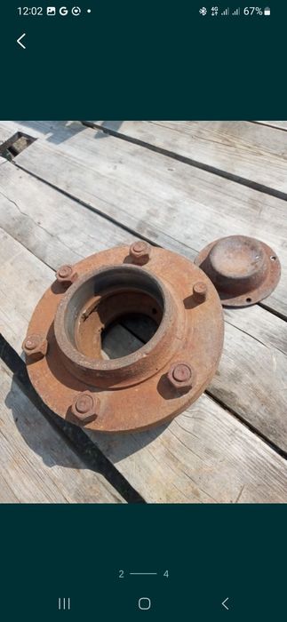 Железная вещь и старый.