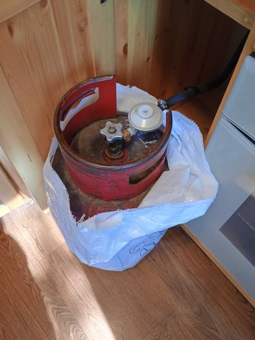 Газовый баллон отдам даром