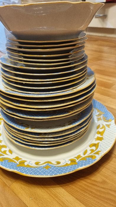 Продам сервис на 6 персон