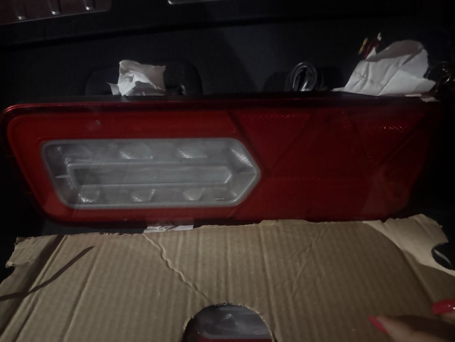 lampi , triple semiremorca SCHMITZ Led