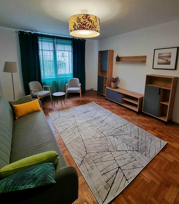 Apartament 3 camere decomandate central