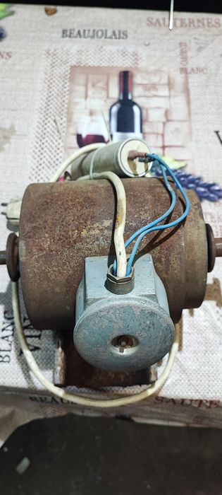 Polizor de banc artizanal