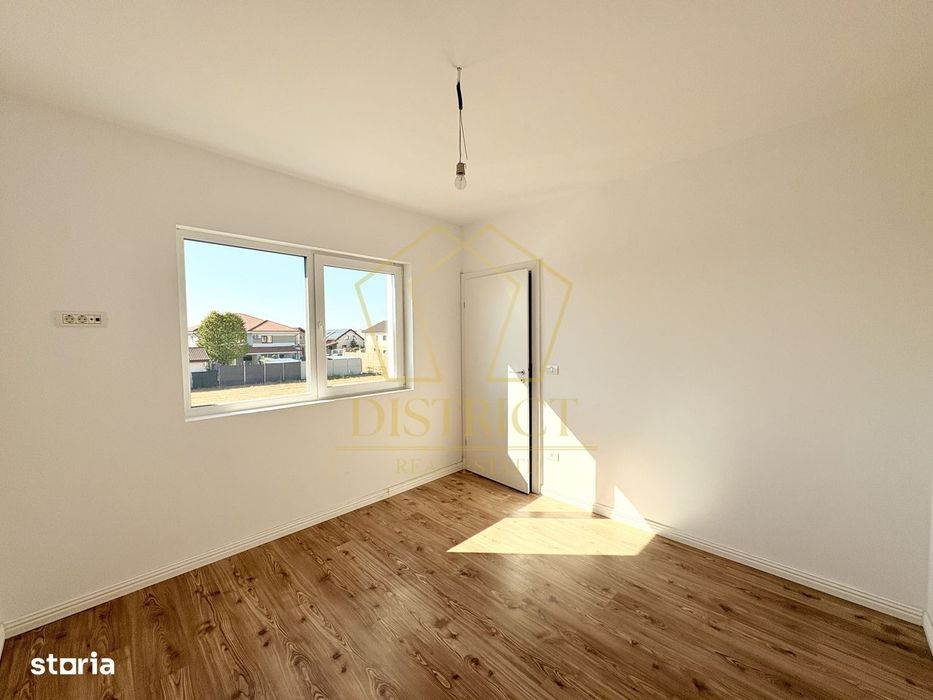 Duplex cu 4 camere, despărțite prin camera tehnica | Mosnita Noua