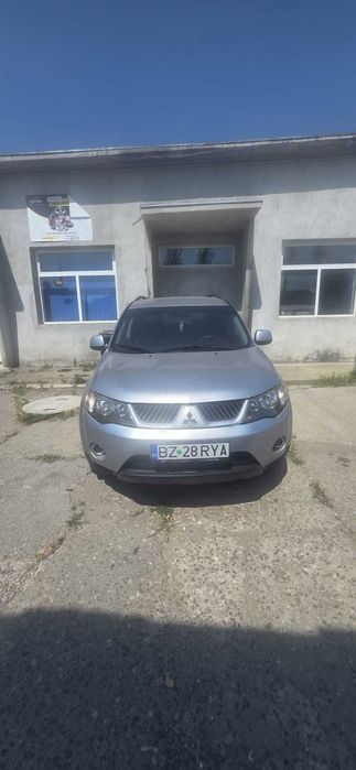 Mitsubishi Outlander 2