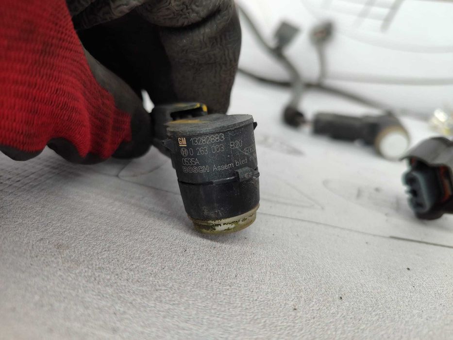Senzori Parcare Fata (4 Buc.) + Instalatie Opel Zafira C Minivan 2011–2019 / Cod OEM 13282883 (5D2)